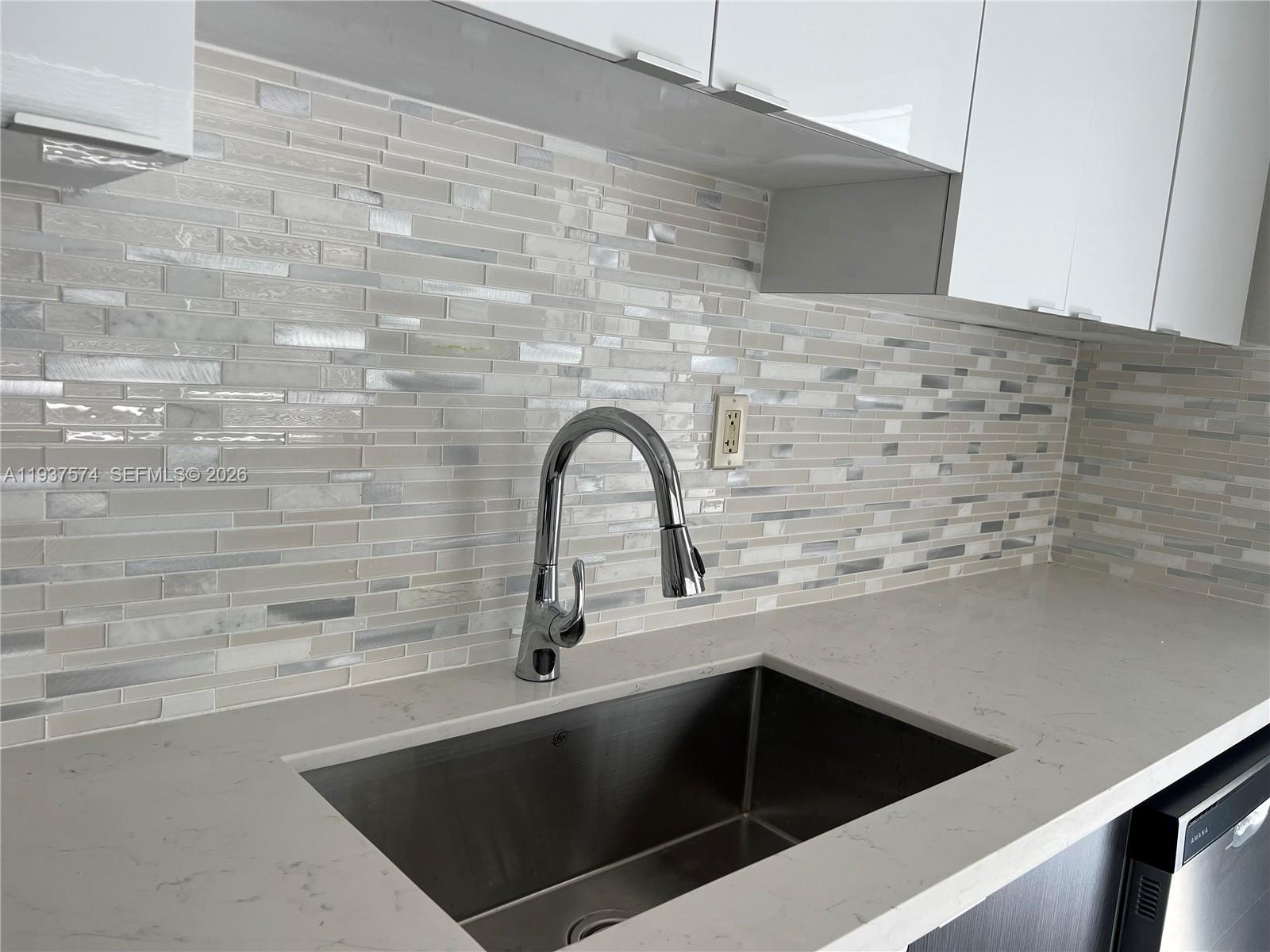 TWIN LAKES HOMES - Residential