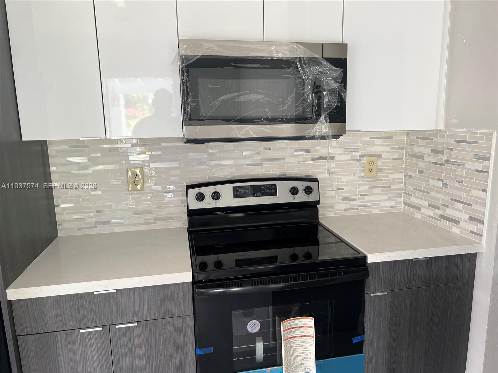 TWIN LAKES HOMES - Residential