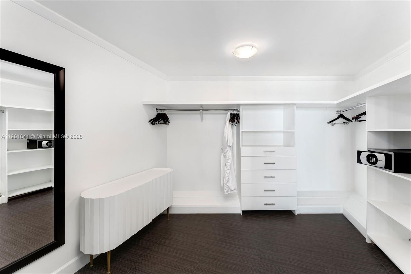 FONTAINEBLEAU III OCEAN C - Residential