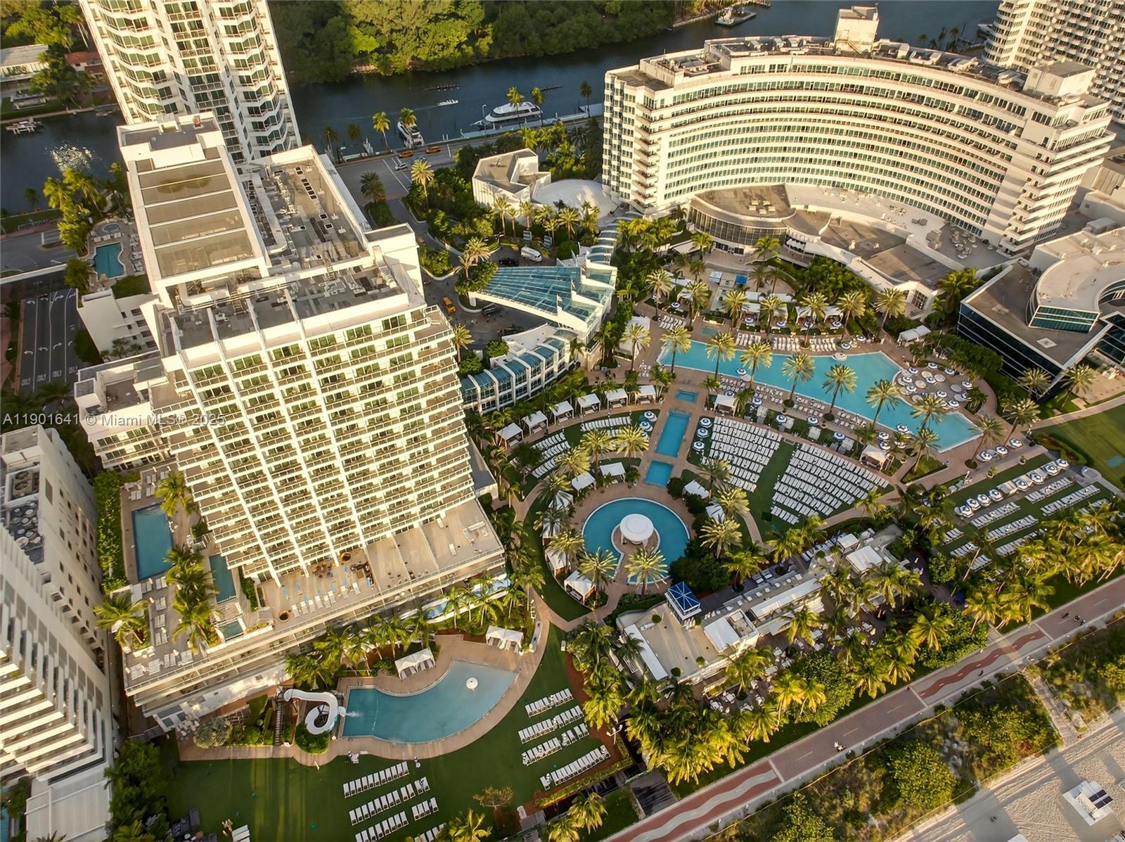 FONTAINEBLEAU III OCEAN C - Residential