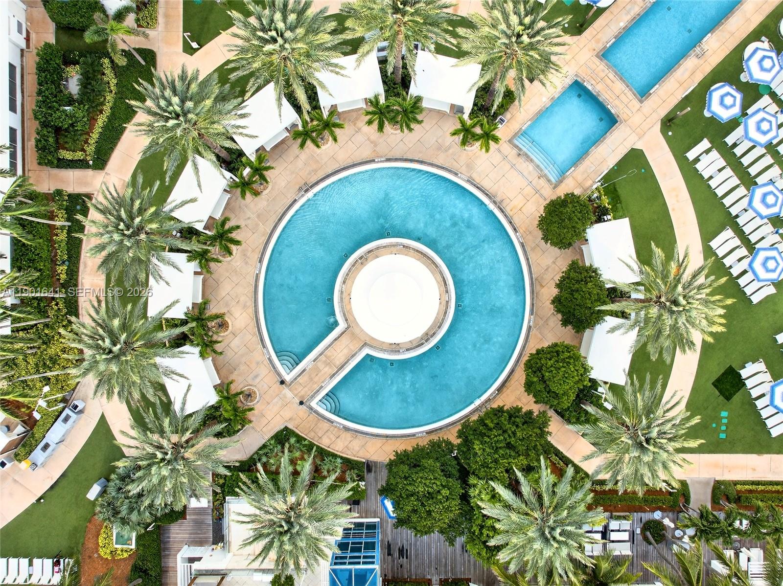 FONTAINEBLEAU III OCEAN C - Residential