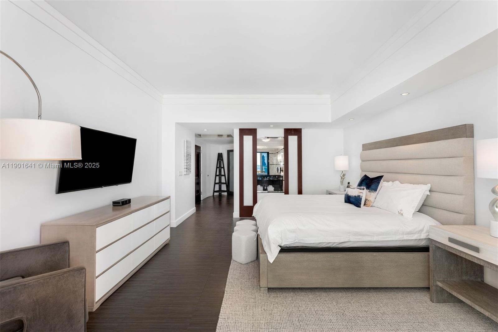 FONTAINEBLEAU III OCEAN C - Residential