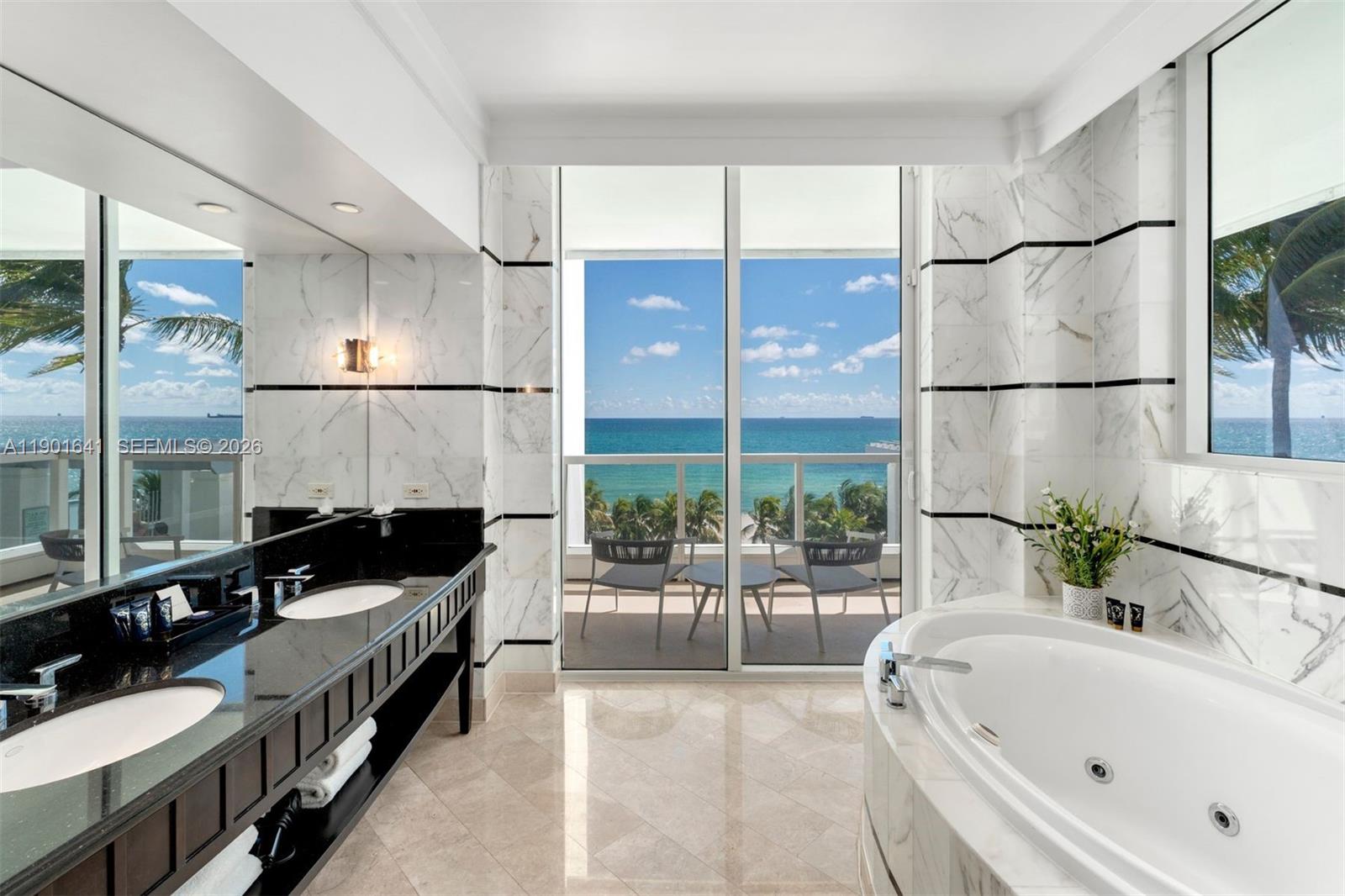 FONTAINEBLEAU III OCEAN C - Residential