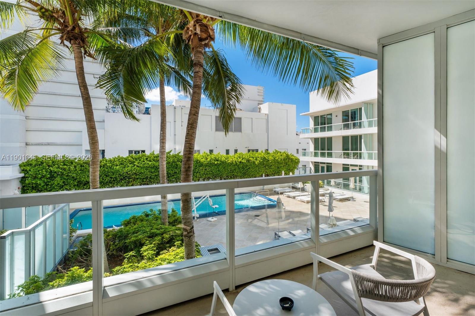 FONTAINEBLEAU III OCEAN C - Residential