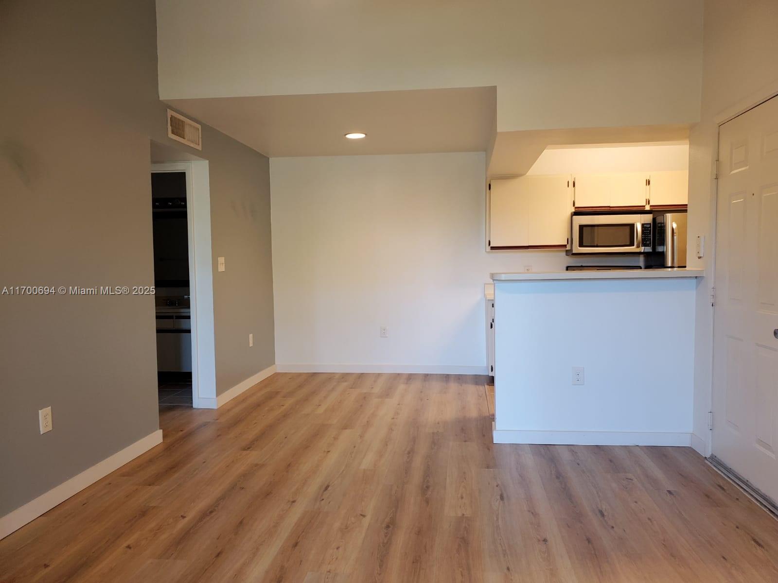 15551 Sw 104th Ter 8210, Miami, Broward County, Florida - 1 Bedrooms  
1 Bathrooms - 