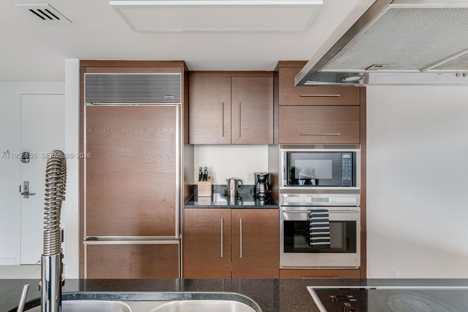 ICON BRICKELL CONDO NO 3 - Residential