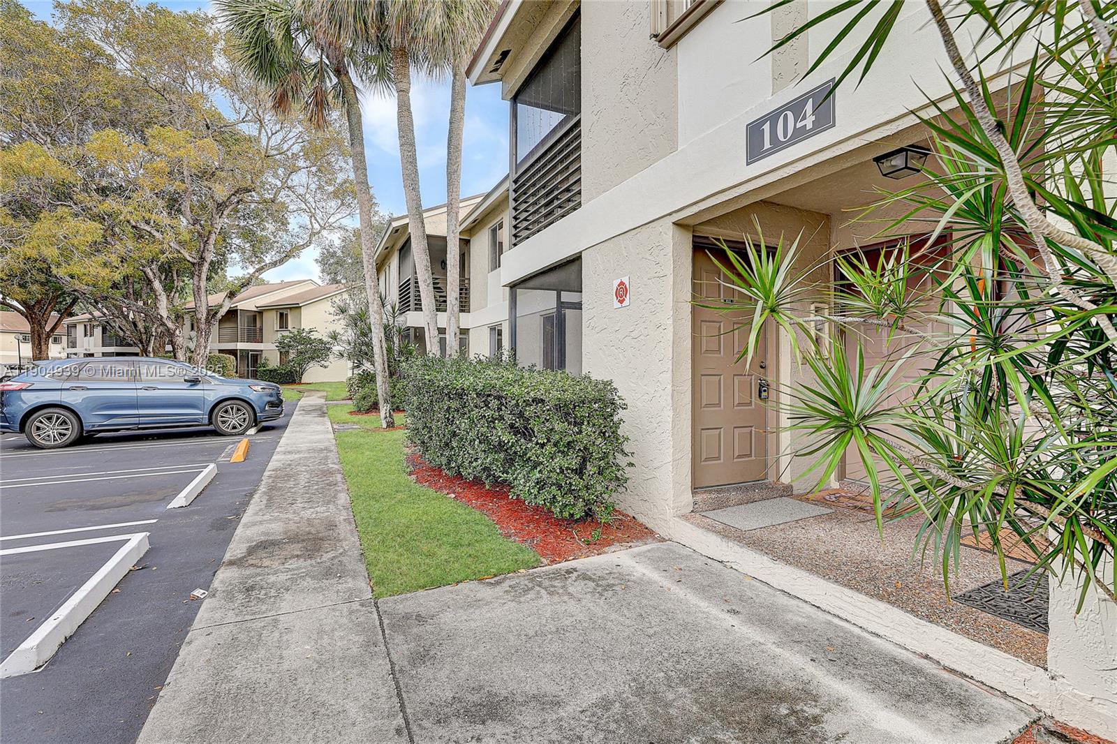 View photos, virtual tours, details... 104 Gardens Dr 103