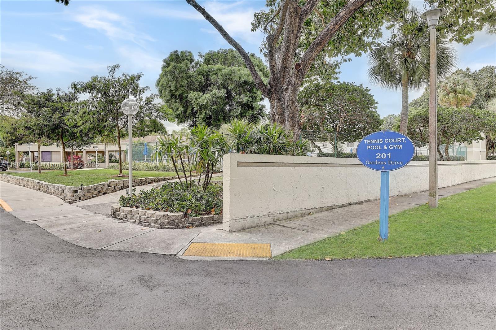 GARDENS NORTH ONE CONDO - Residential