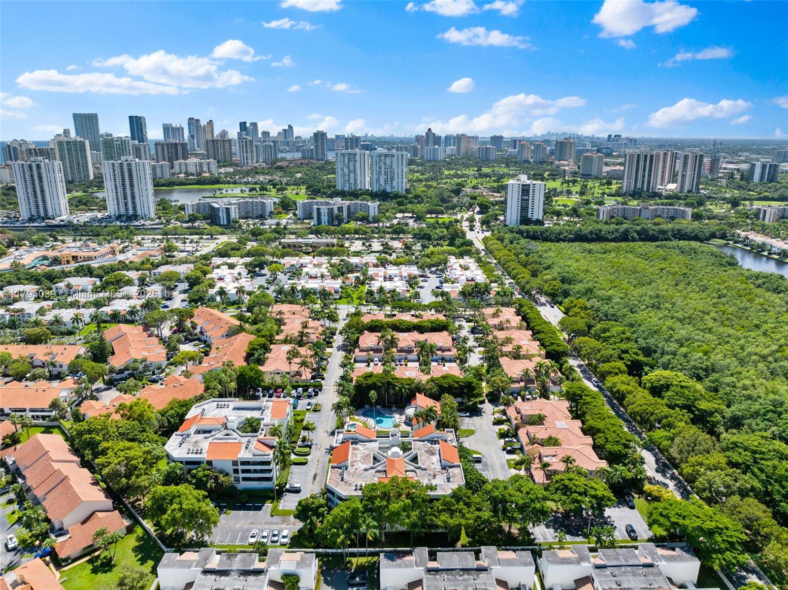 SPINNAKER BAY AT THE WATE - Residential