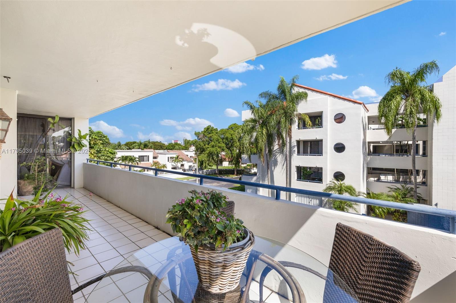 SPINNAKER BAY AT THE WATE - Residential