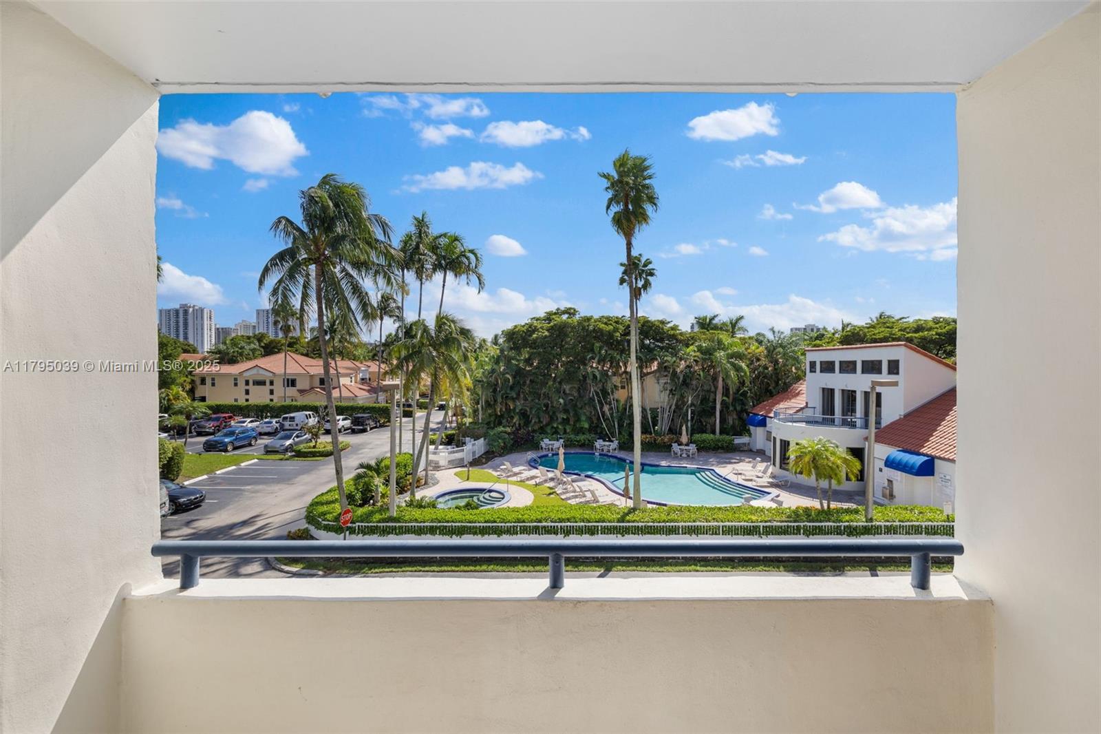 SPINNAKER BAY AT THE WATE - Residential