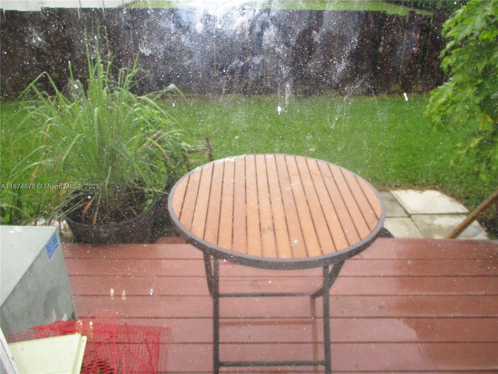 PARK PLAZA TOWNHOUSES CON - Residential