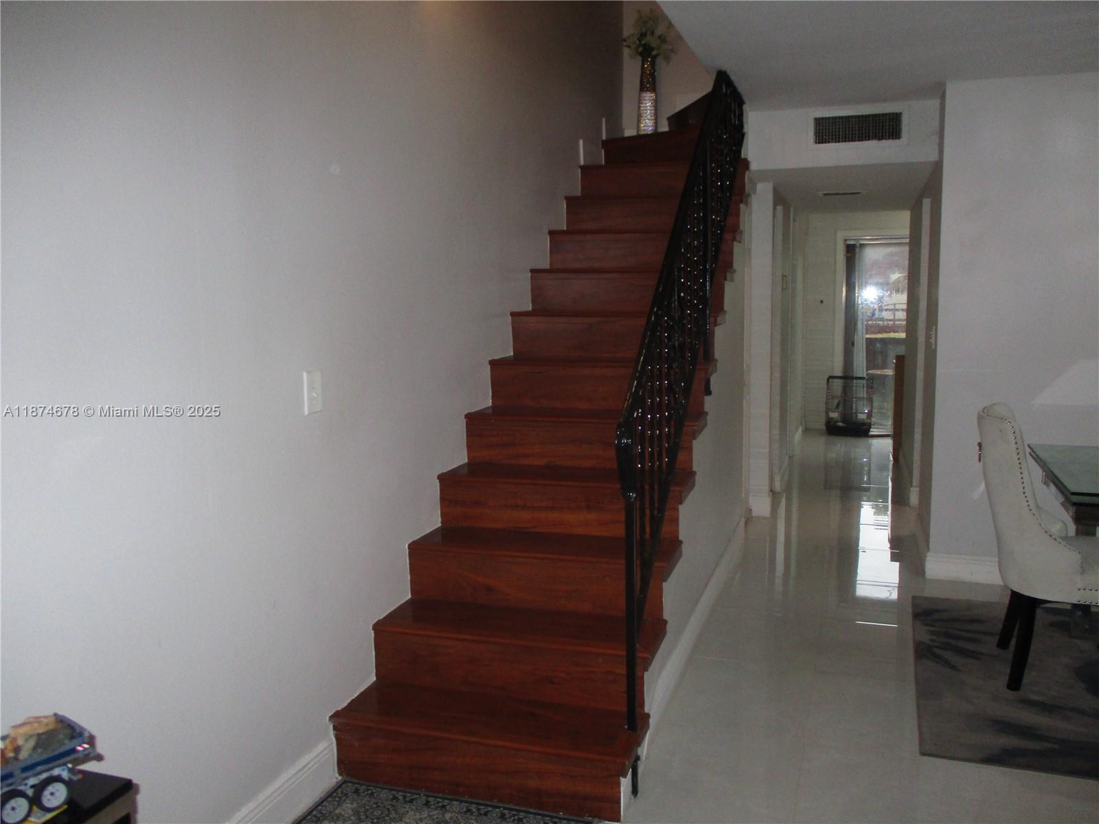 PARK PLAZA TOWNHOUSES CON - Residential