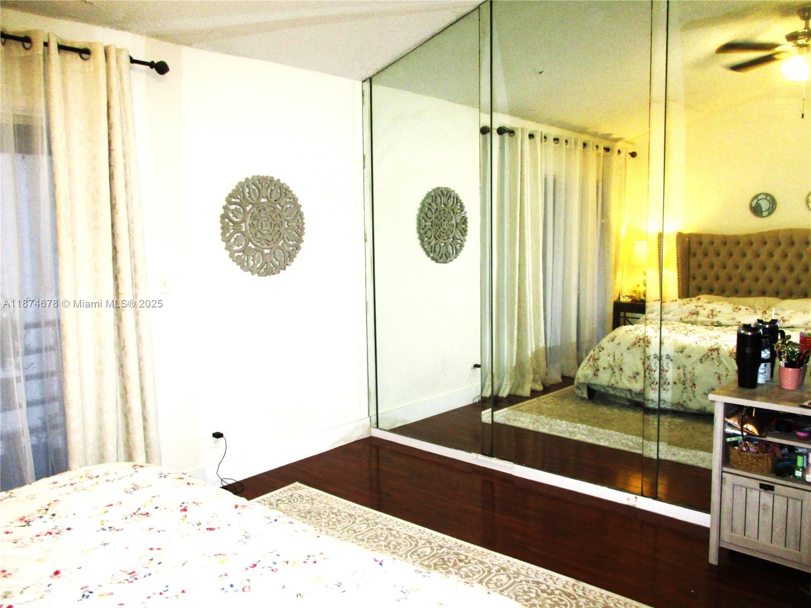 PARK PLAZA TOWNHOUSES CON - Residential