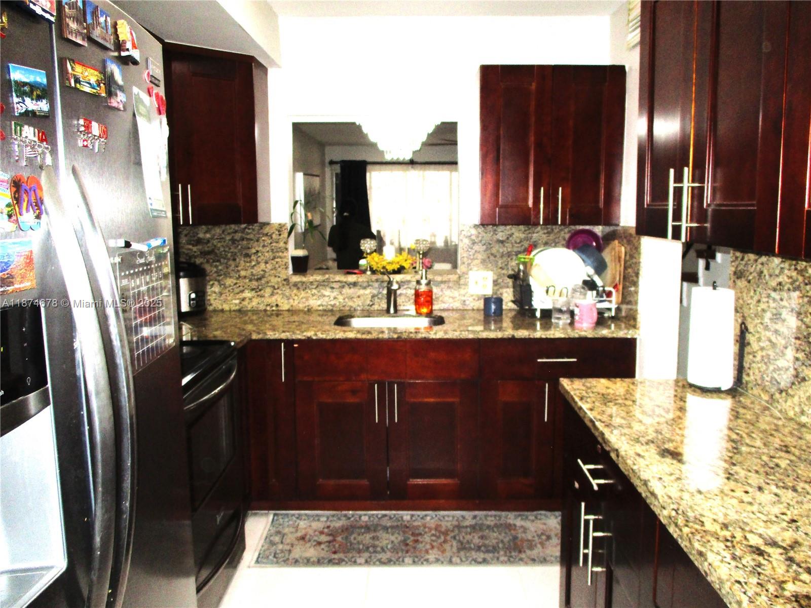 PARK PLAZA TOWNHOUSES CON - Residential