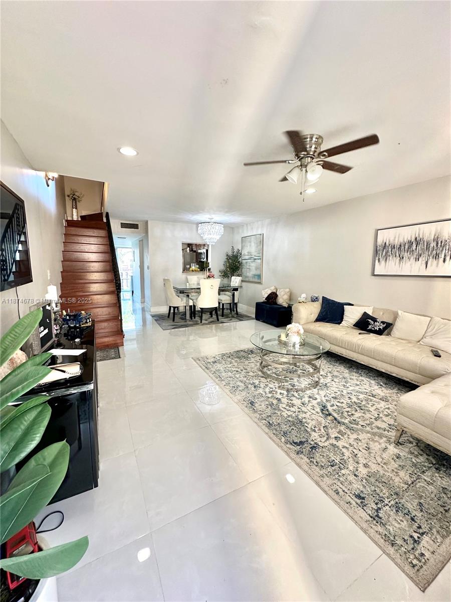 PARK PLAZA TOWNHOUSES CON - Residential