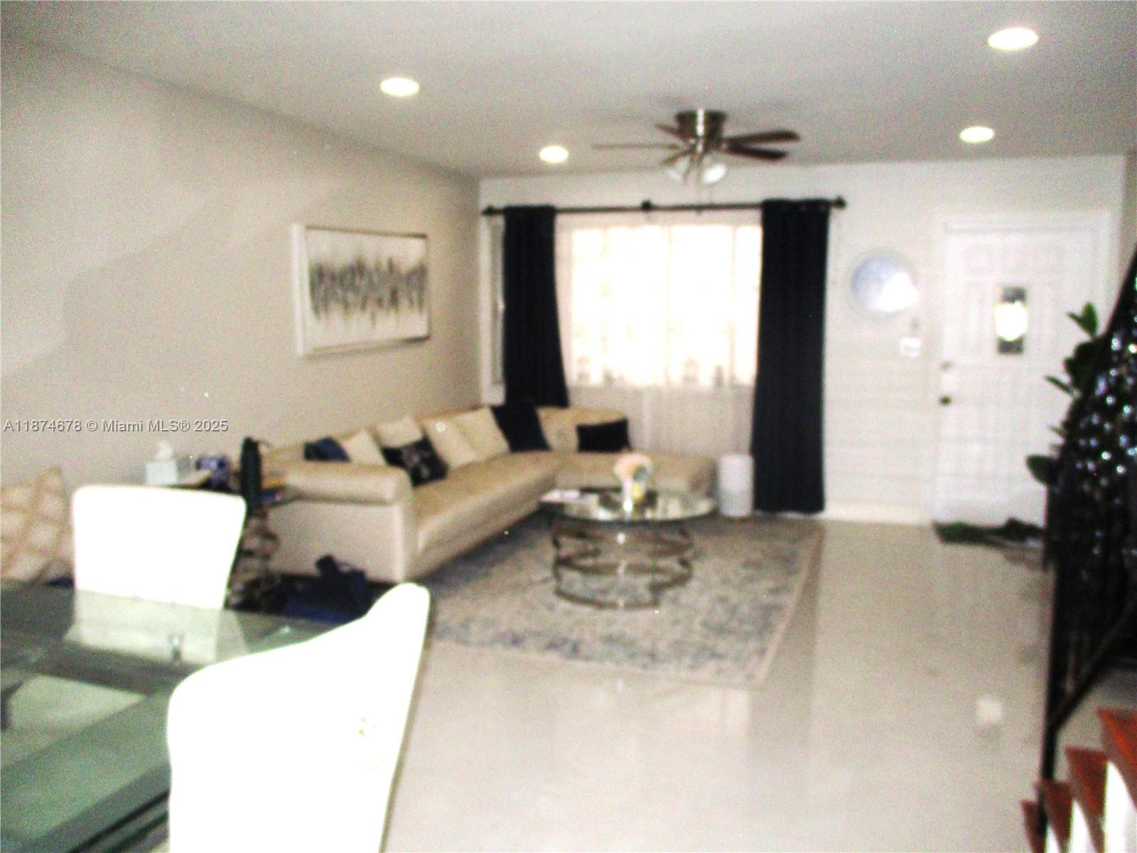 PARK PLAZA TOWNHOUSES CON - Residential