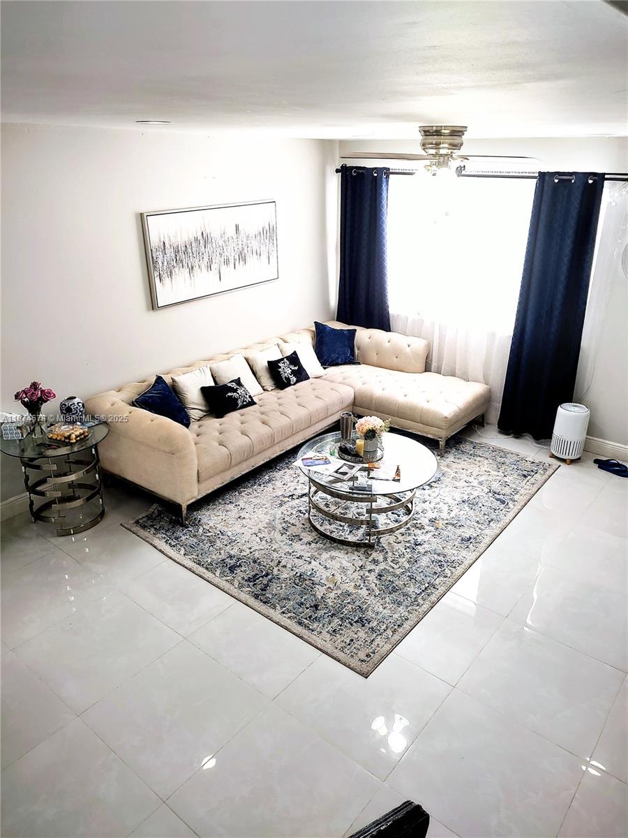 PARK PLAZA TOWNHOUSES CON - Residential