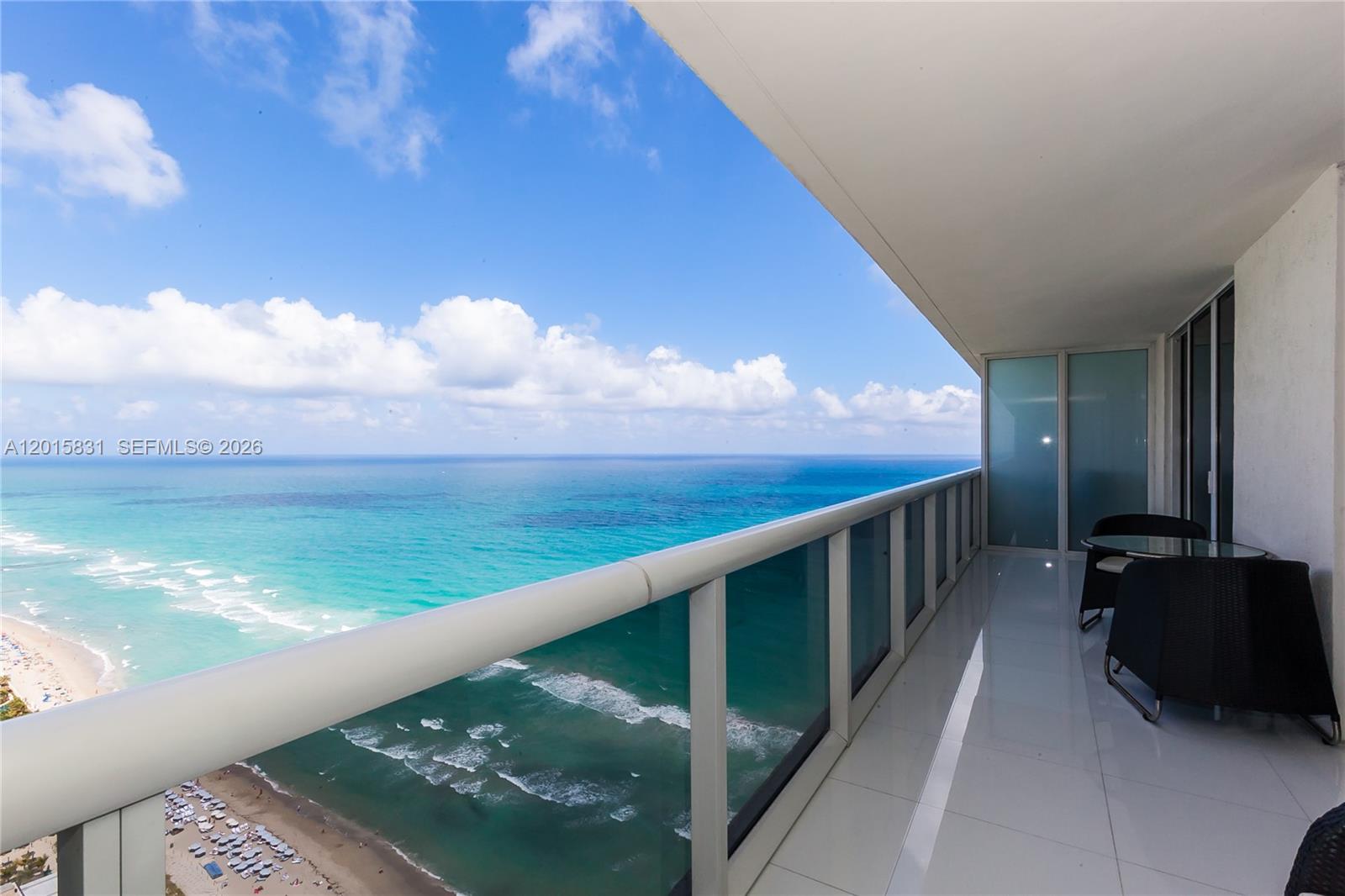 BEACH CLUB II - Residential