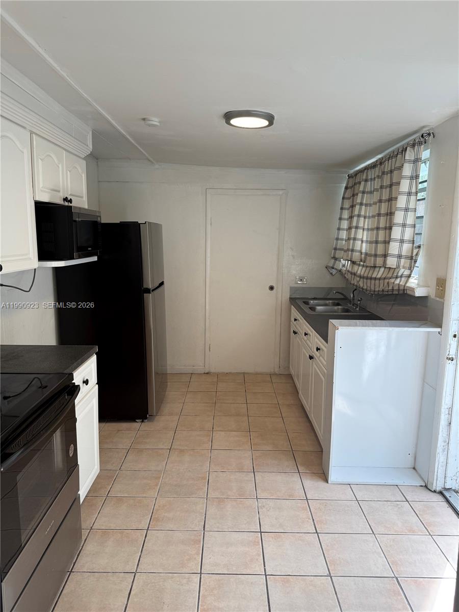 SCOTT LAKE MANOR SEC 3 - Residential Lease