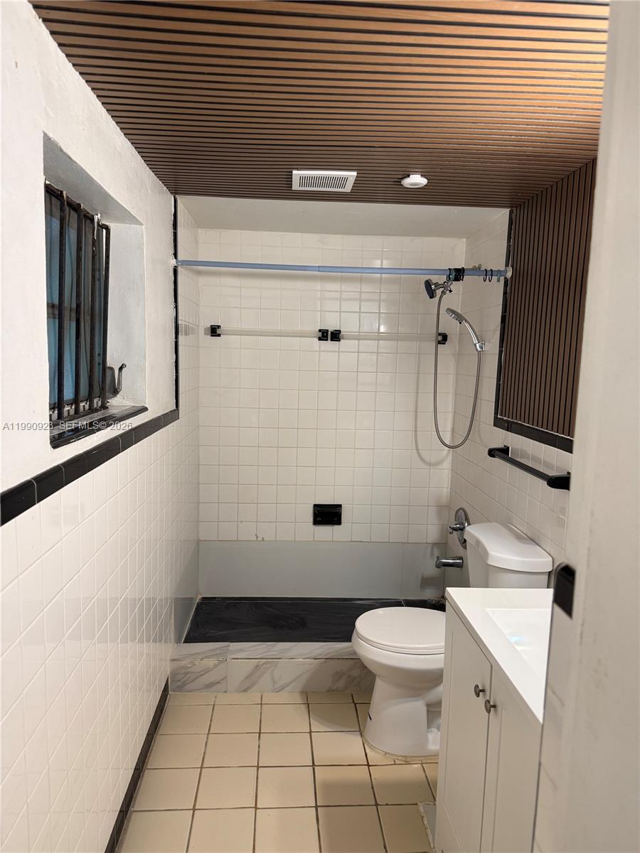 SCOTT LAKE MANOR SEC 3 - Residential Lease