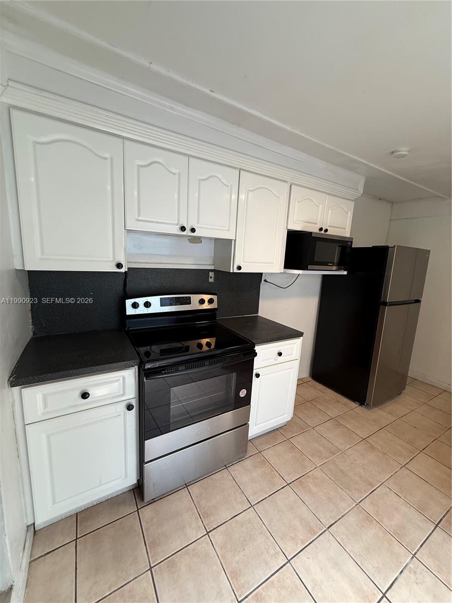 SCOTT LAKE MANOR SEC 3 - Residential Lease