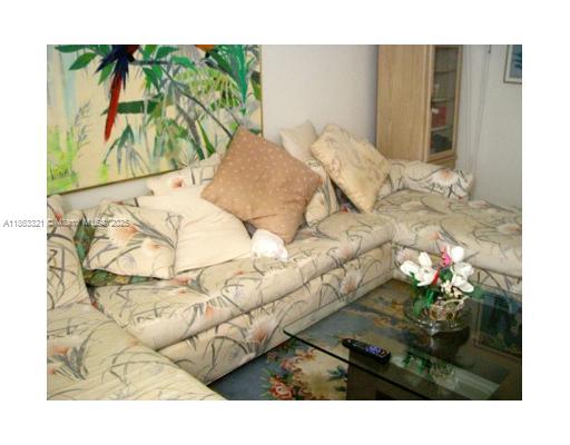 SUMMIT CONDO - Residential