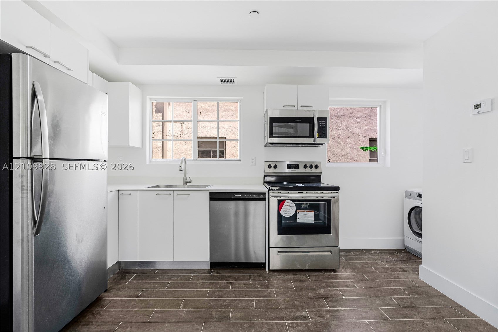 1519 Pennsylvania Ave 6
