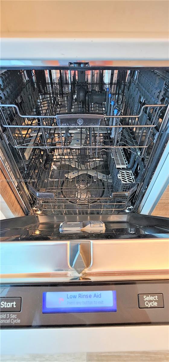 1100 MILLECENTO RESIDENCE - Residential Lease