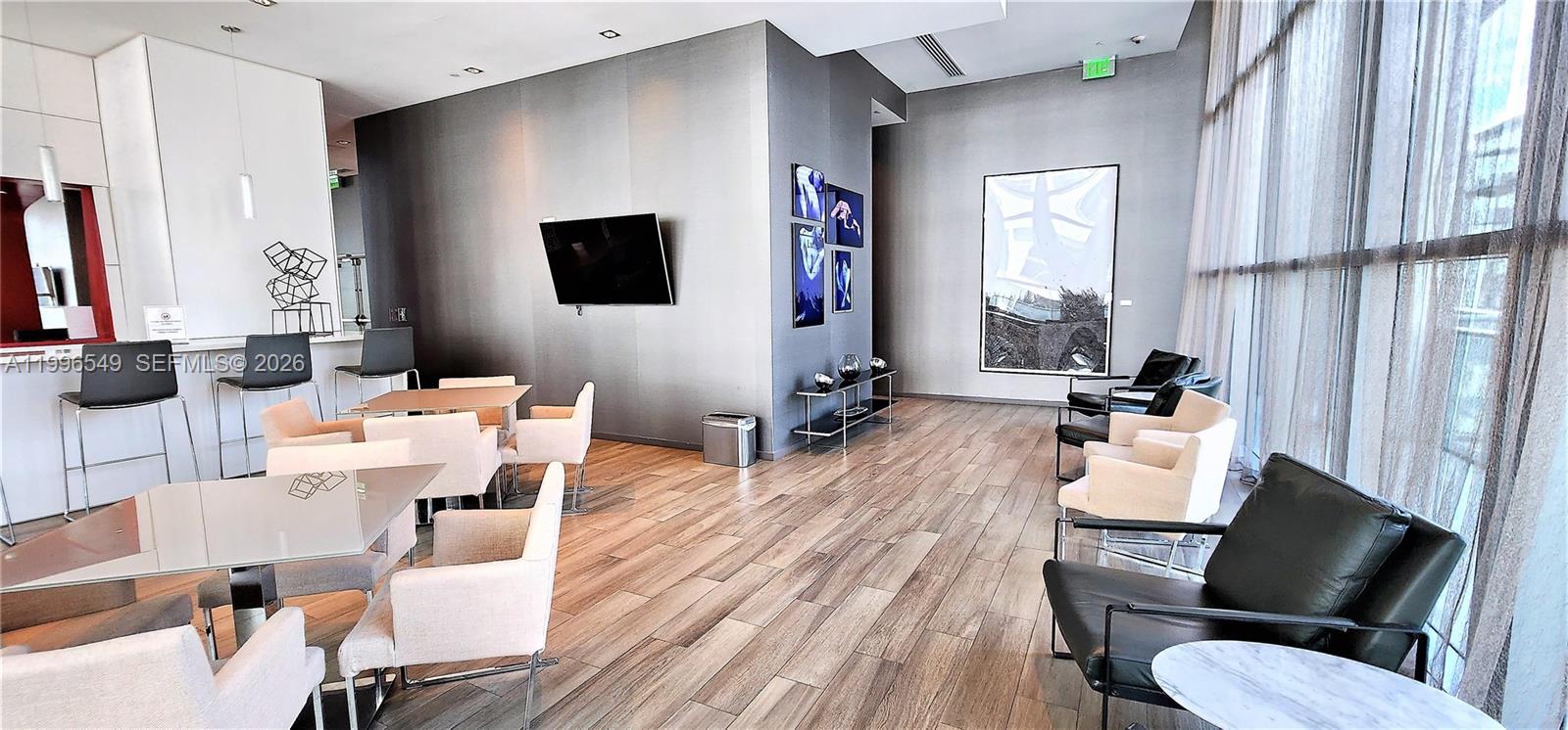 1100 MILLECENTO RESIDENCE - Residential Lease