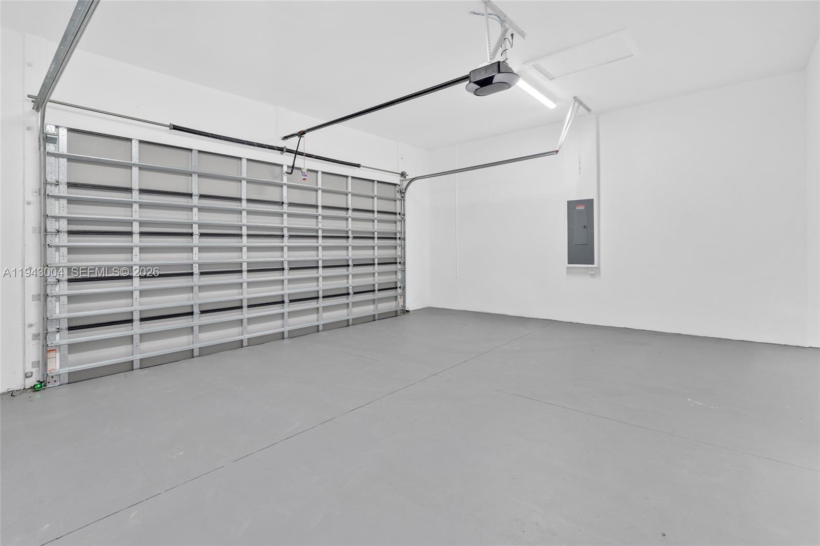 MIRROR LAKES - Residential