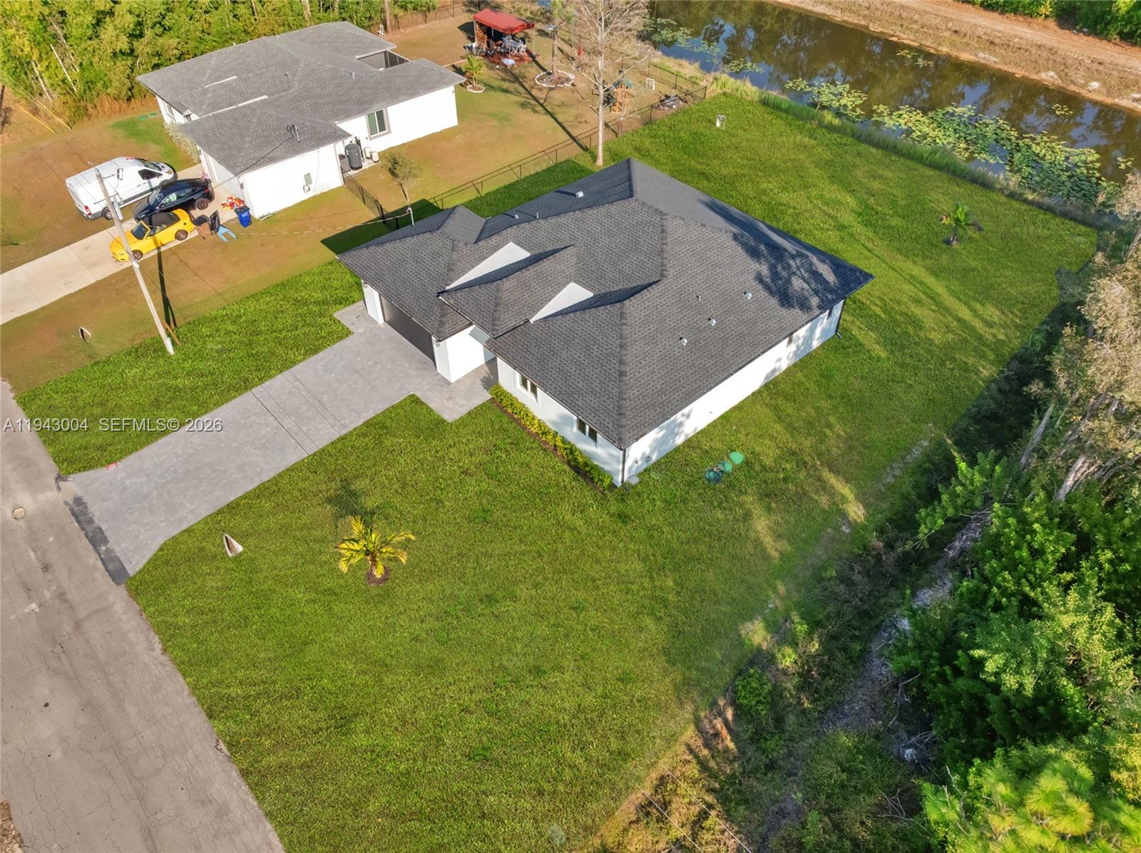 MIRROR LAKES - Residential