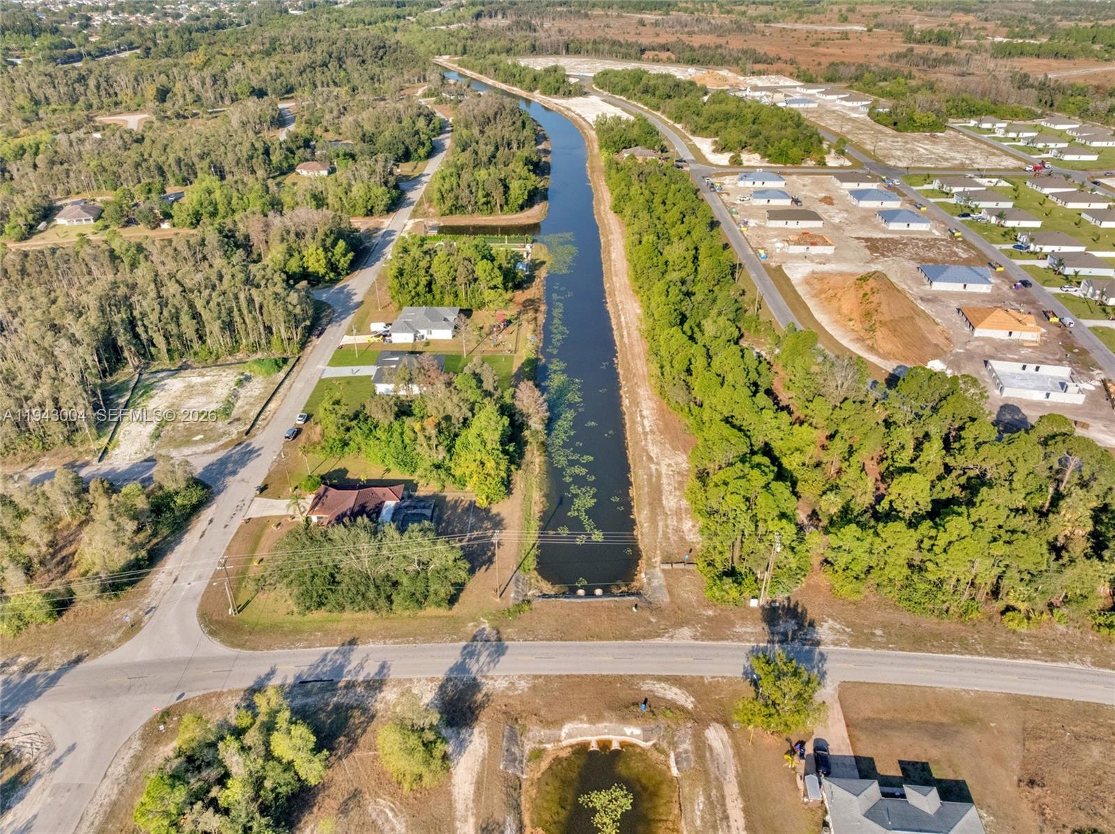 MIRROR LAKES - Residential