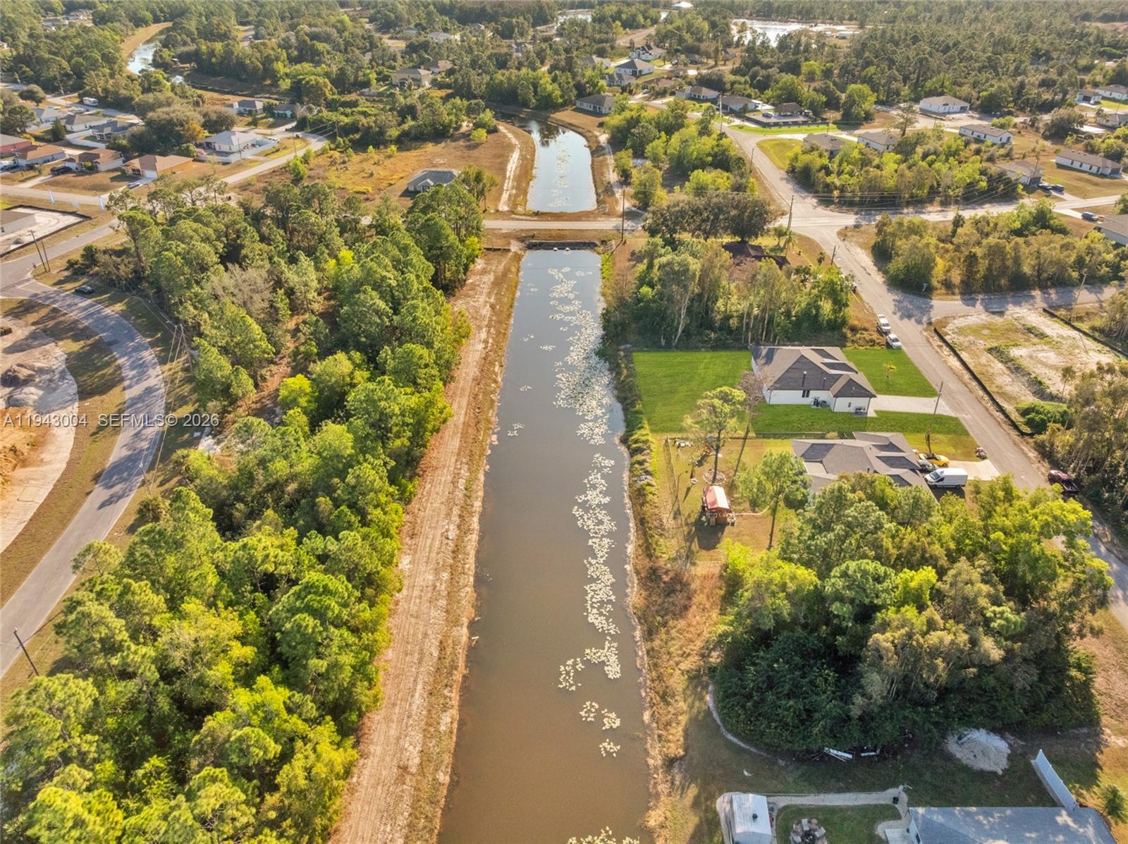 MIRROR LAKES - Residential