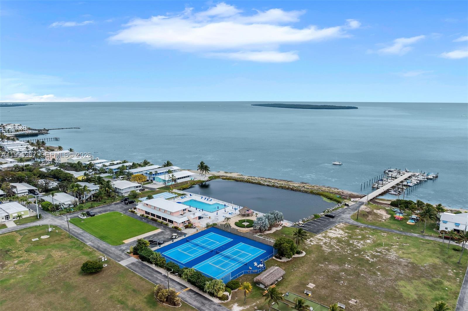 SILVER SHORES MOBILE HOME - Residential