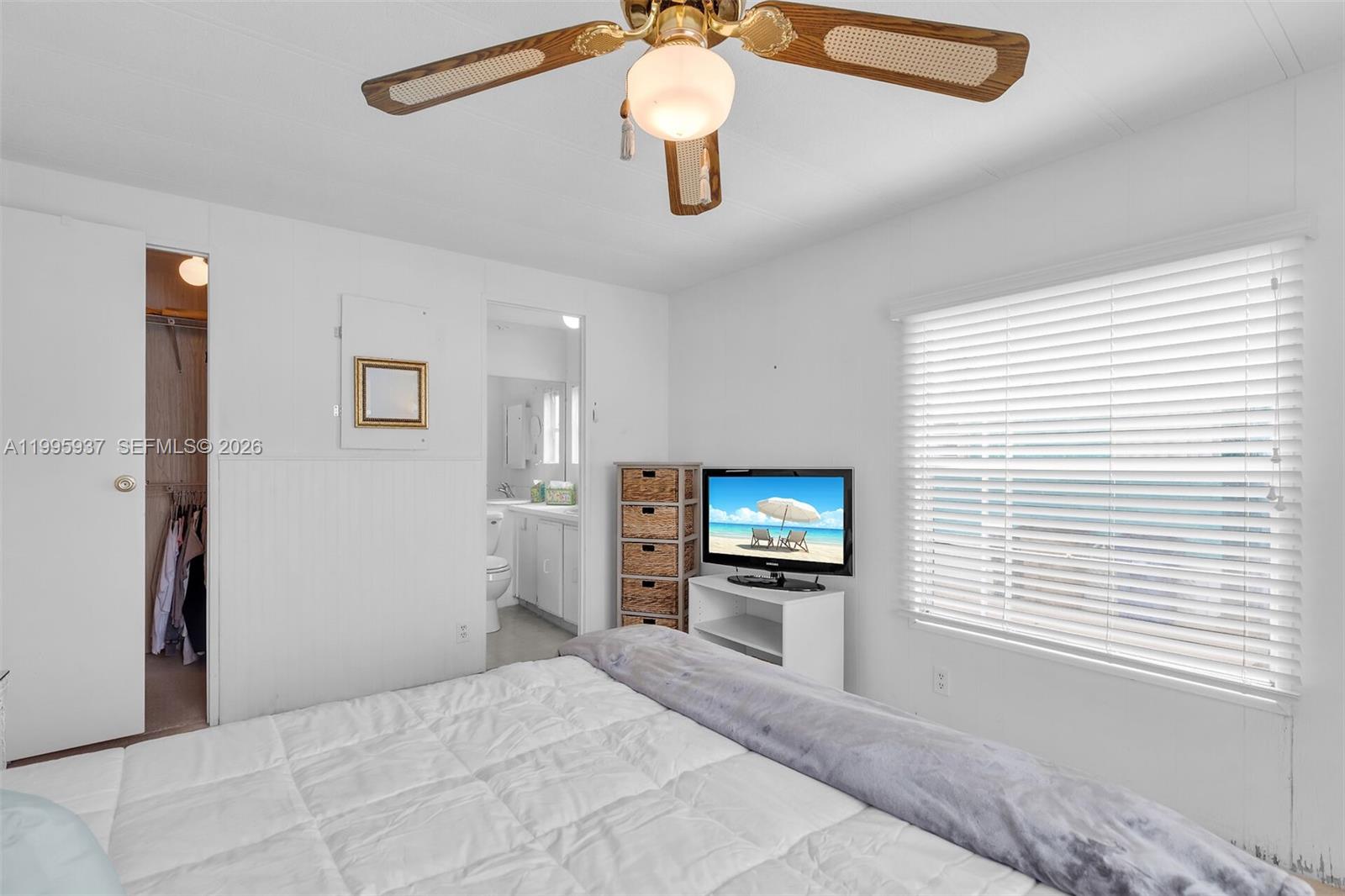 SILVER SHORES MOBILE HOME - Residential