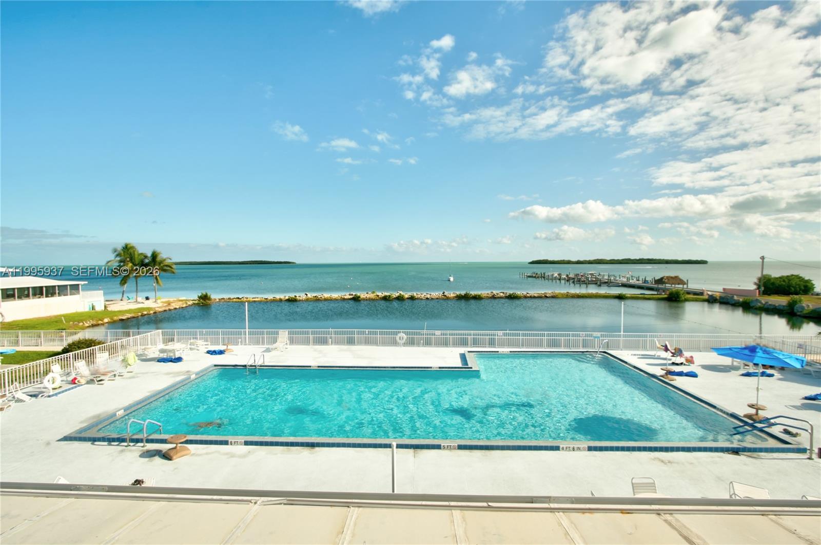 SILVER SHORES MOBILE HOME - Residential