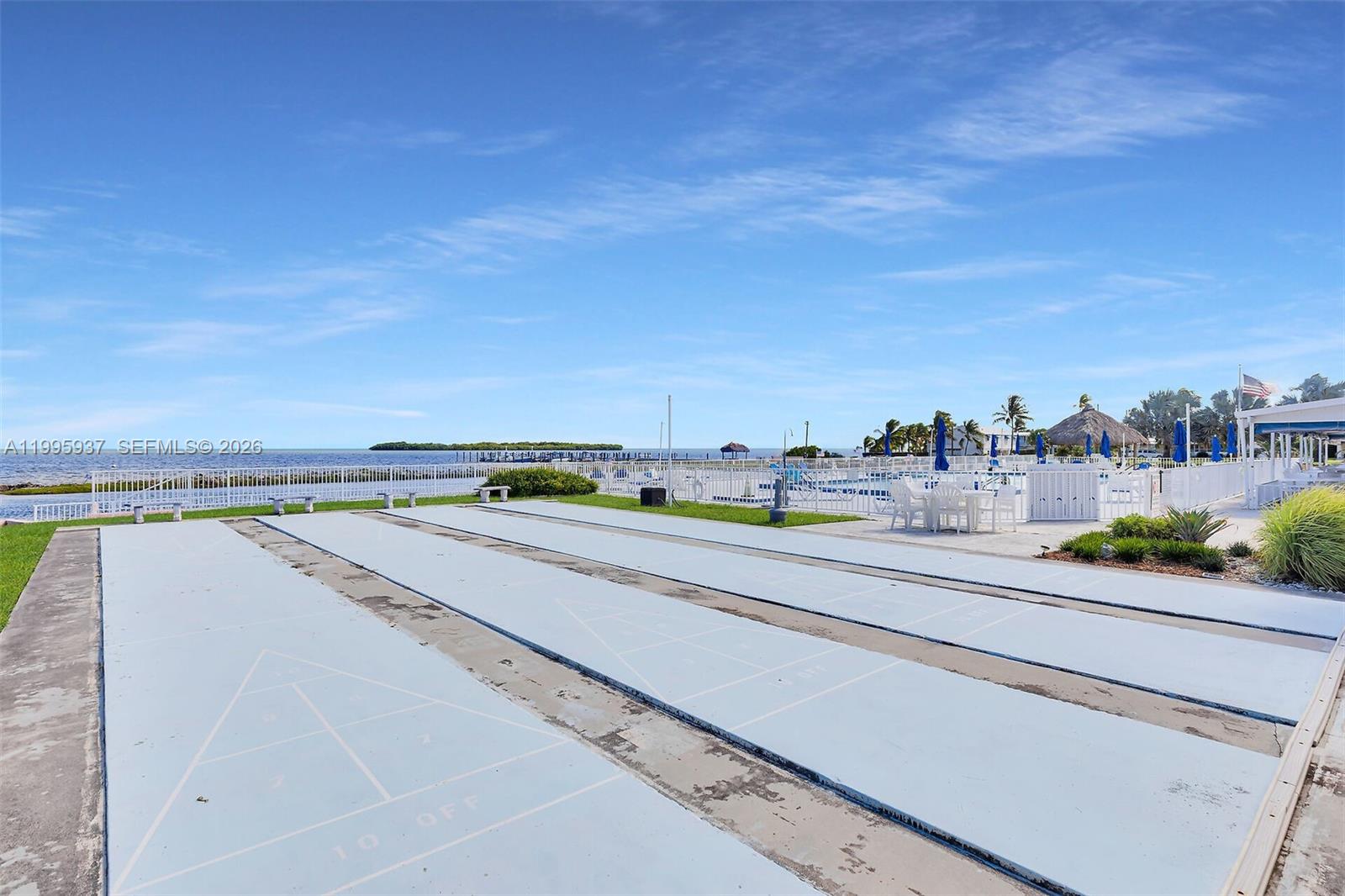 SILVER SHORES MOBILE HOME - Residential