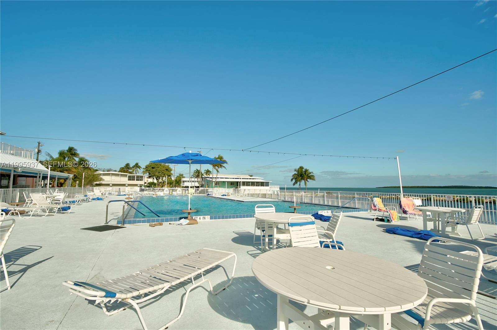 SILVER SHORES MOBILE HOME - Residential