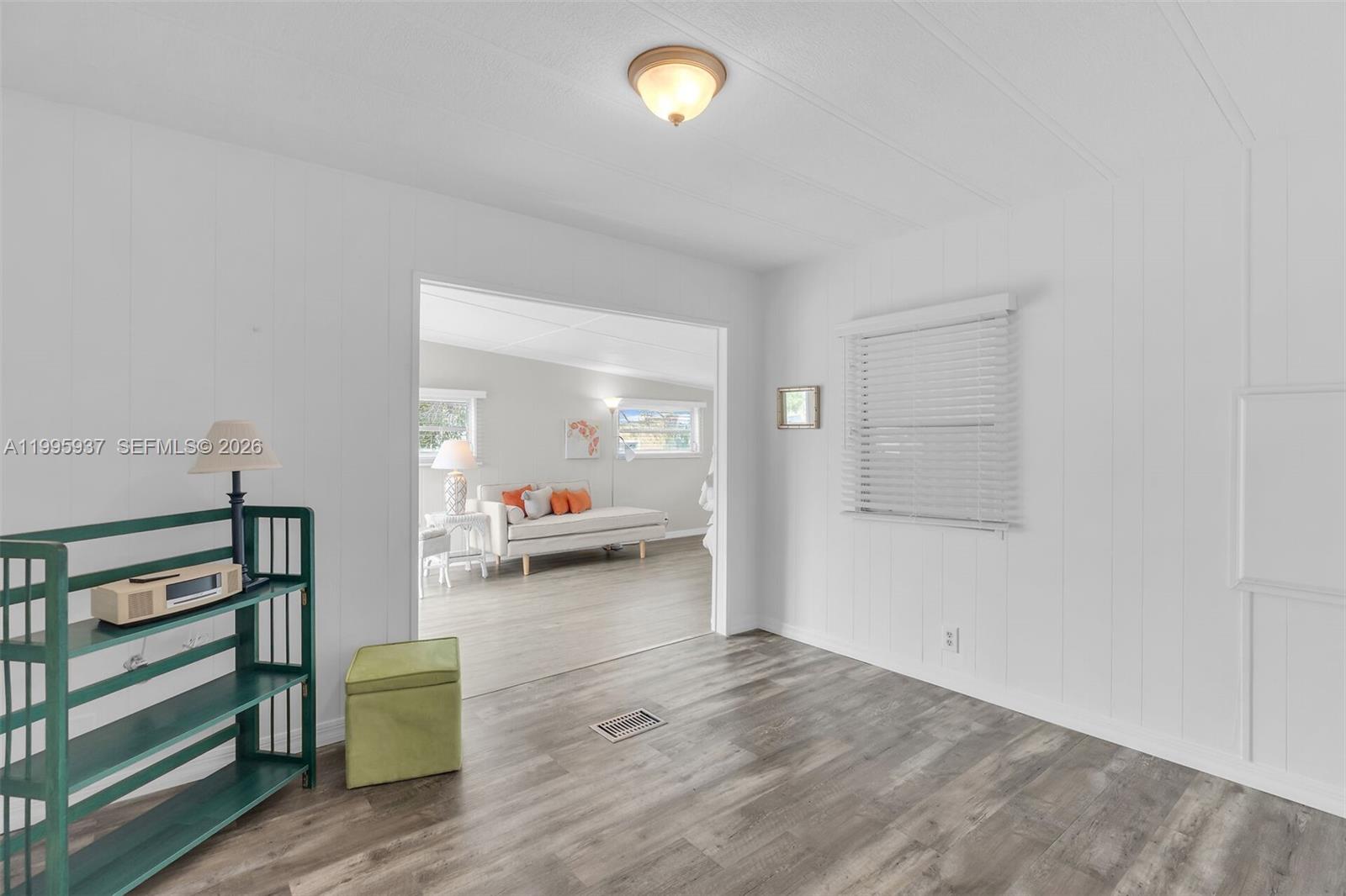 SILVER SHORES MOBILE HOME - Residential