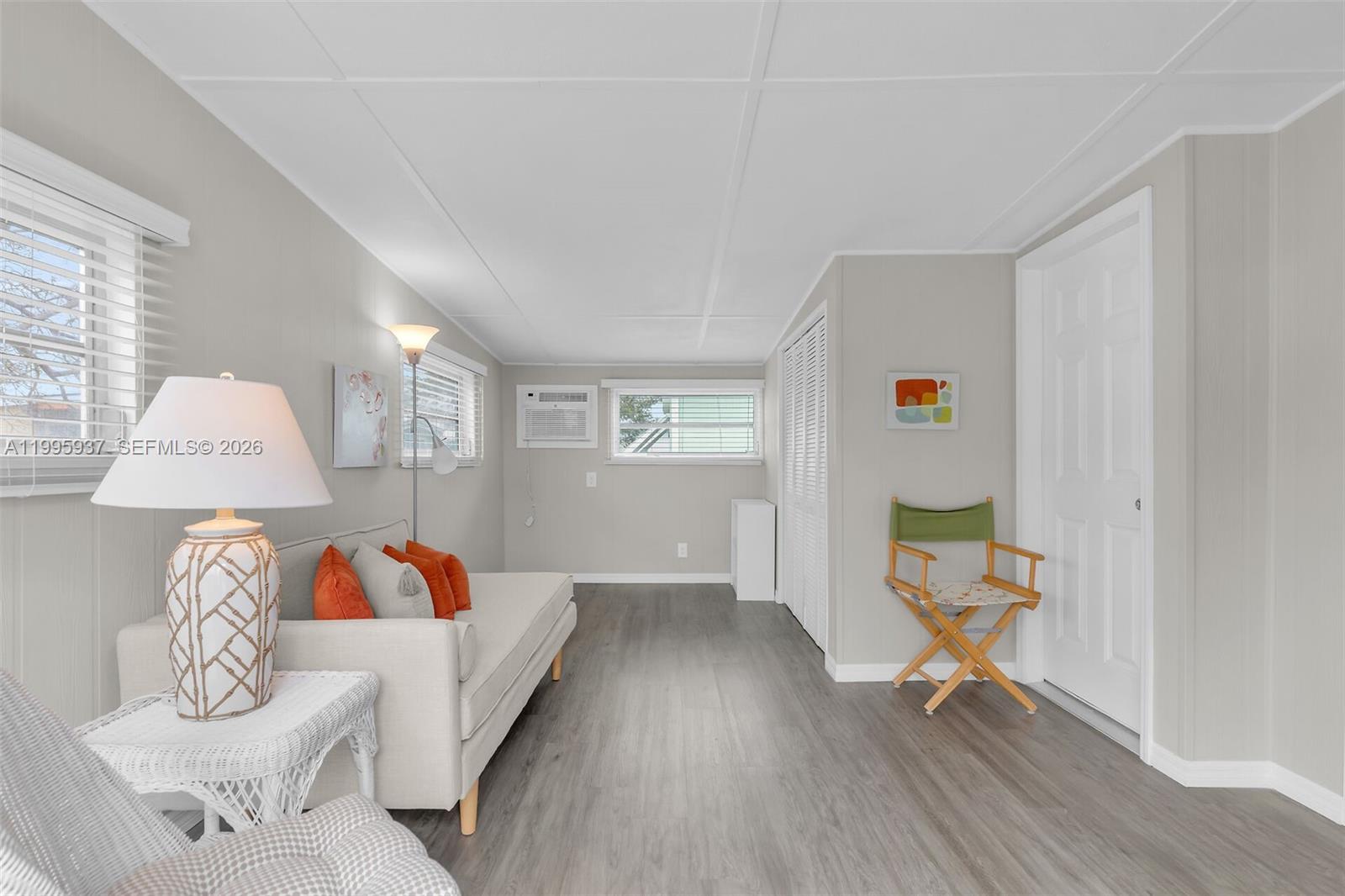 SILVER SHORES MOBILE HOME - Residential