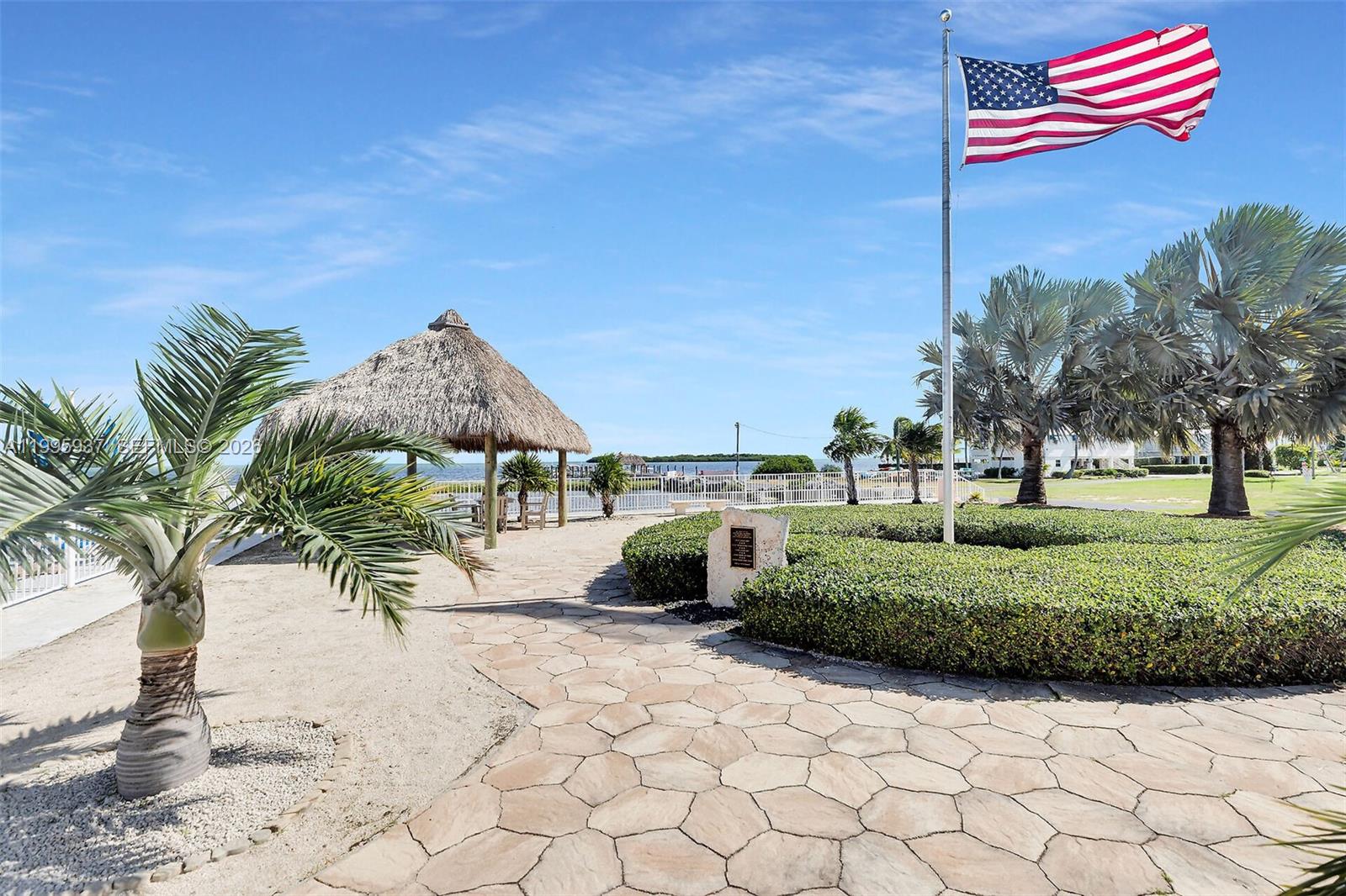 SILVER SHORES MOBILE HOME - Residential