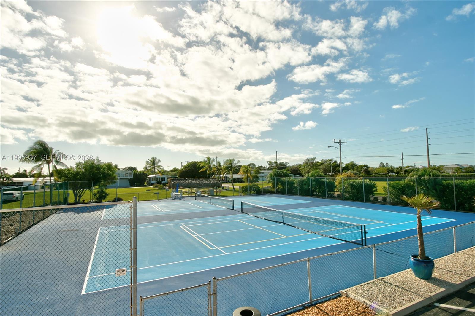 SILVER SHORES MOBILE HOME - Residential