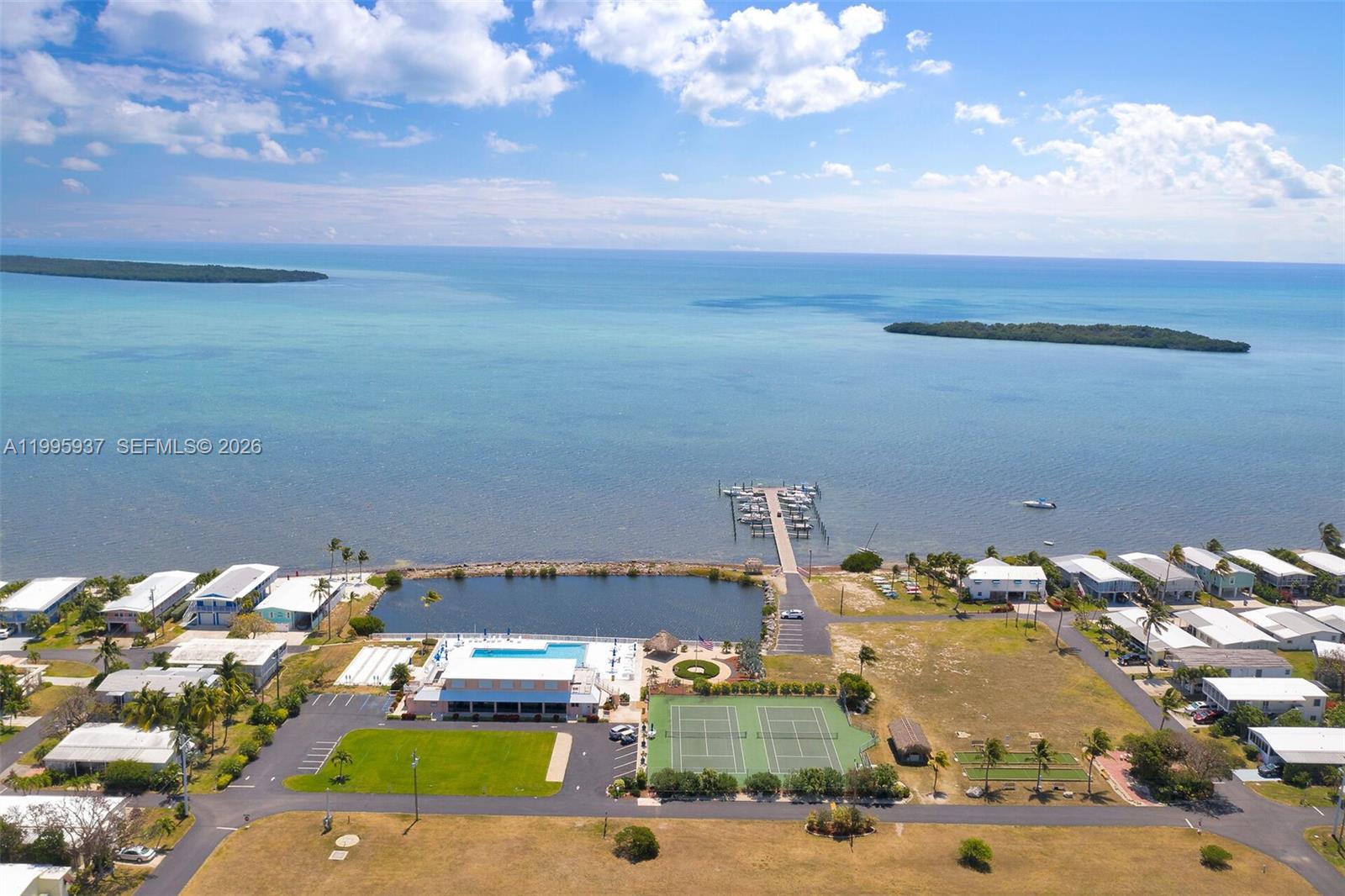 SILVER SHORES MOBILE HOME - Residential