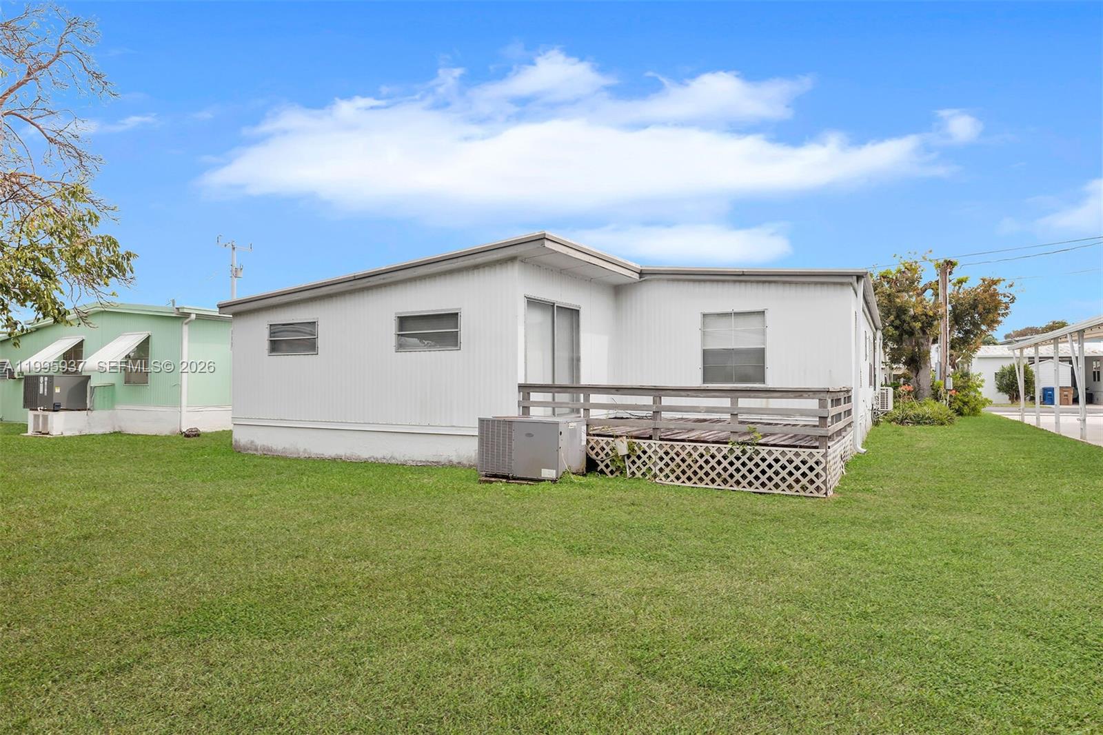 SILVER SHORES MOBILE HOME - Residential