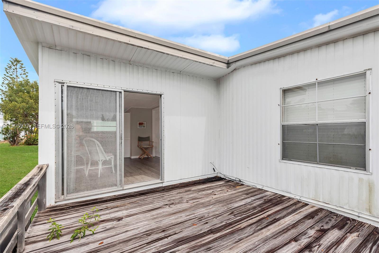 SILVER SHORES MOBILE HOME - Residential