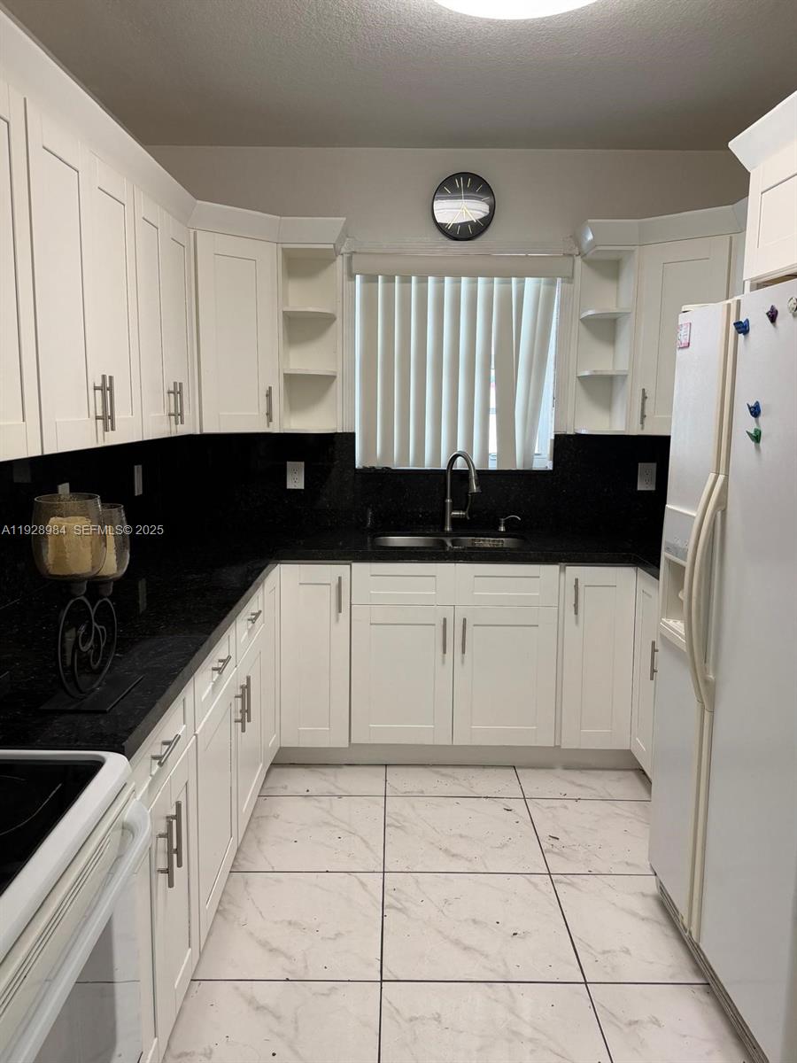 GOLF PARK SEC 1 - Residential Lease