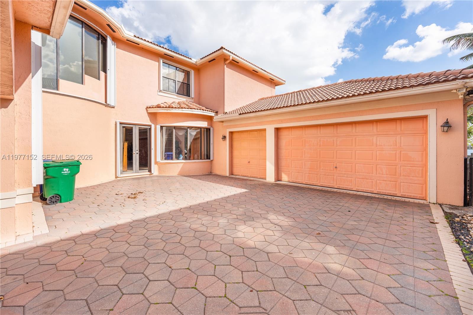 HARBOUR LAKES ESTATES - Residential