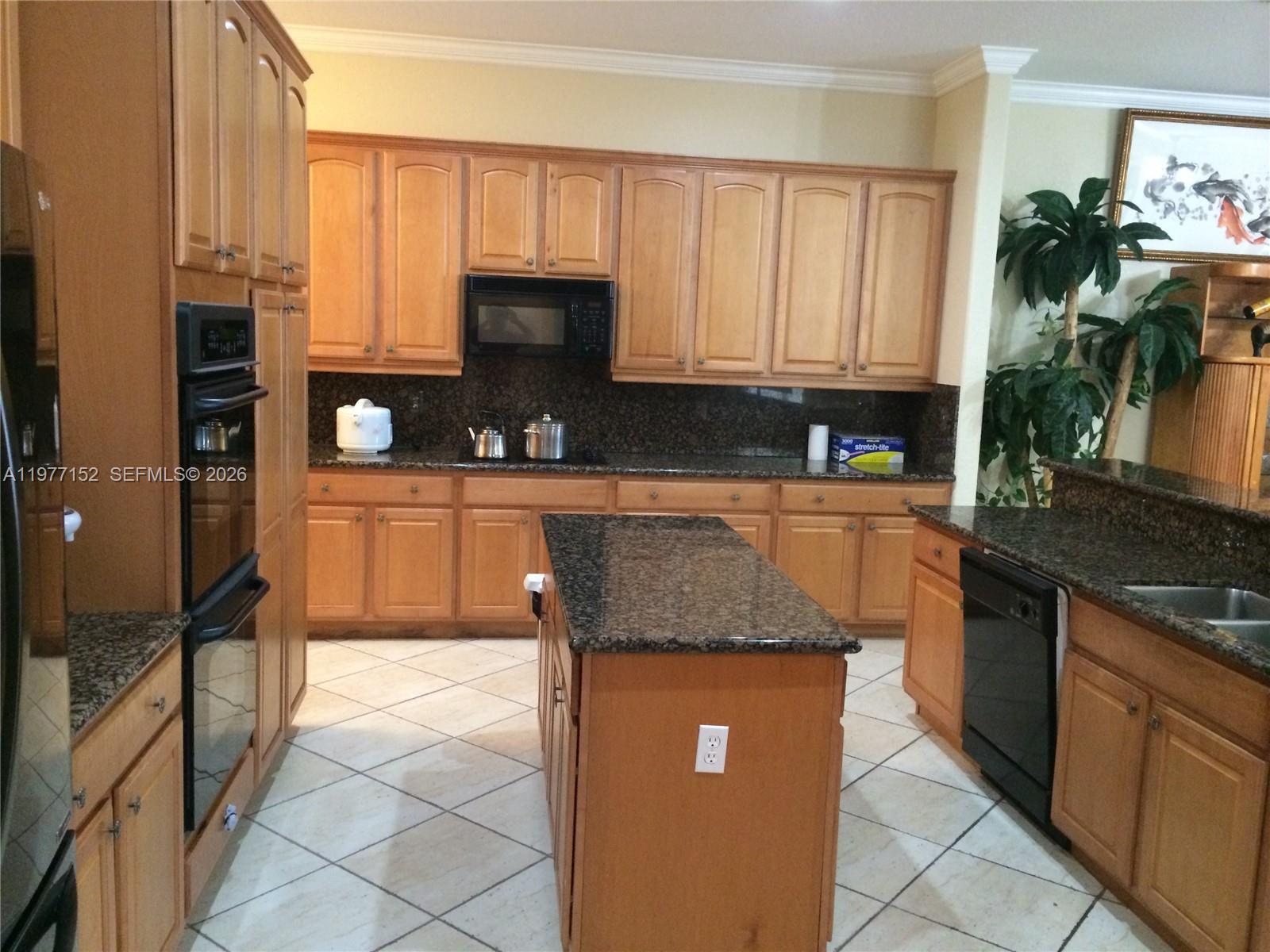 HARBOUR LAKES ESTATES - Residential