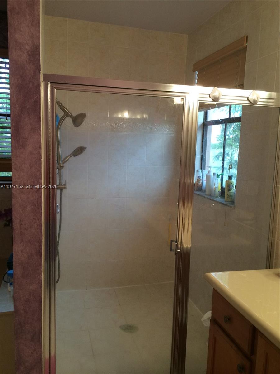 HARBOUR LAKES ESTATES - Residential